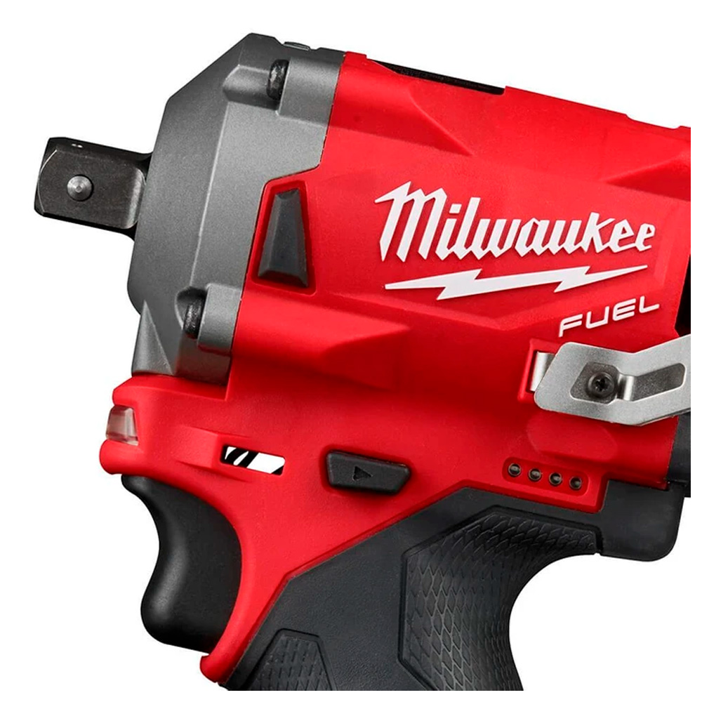 9533758537_2555P-22-CHAVE-DE-IMPACTO-12-A-BATERIA-MILWAUKEE-2.jpg