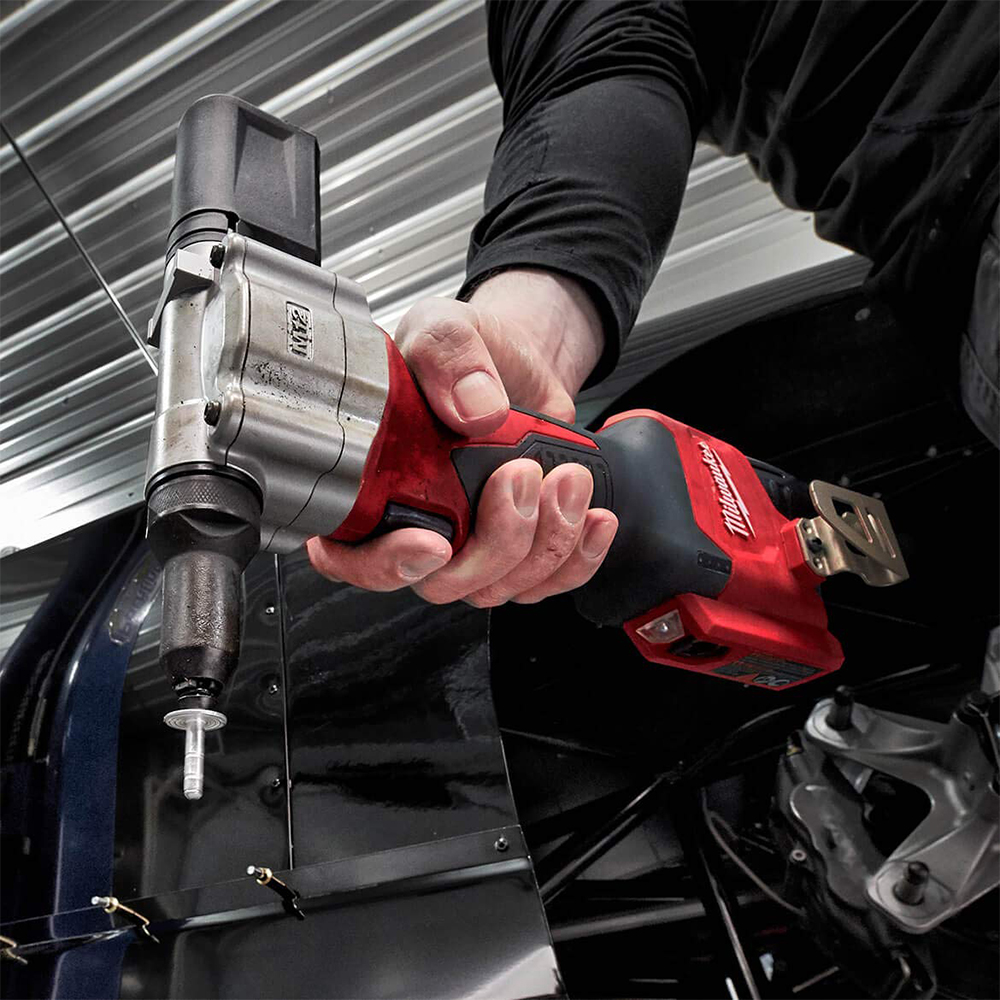 REBITADOR A BATERIA 12V M12 MILWAUKEE 2550-22 - COM 02 BATERIA 1.5AH, CARREGAR 220V E BOLSA - Image 3