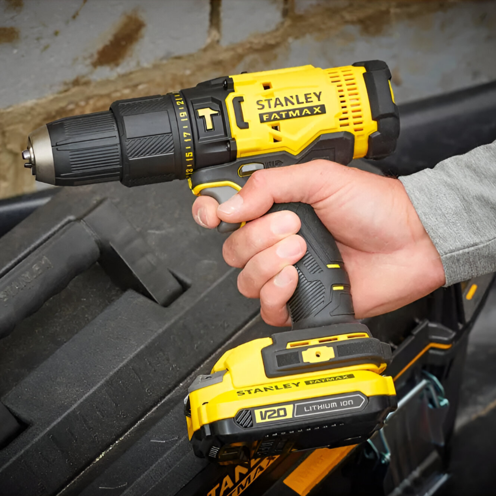 PARAFUSADEIRA/FURADEIRA DE IMPACTO 1/2" A BATERIA 20V STANLEY SCD711C1K-BR FATMAX COM 01 BATERIA E CARREGADOR BIVOLT - Image 4